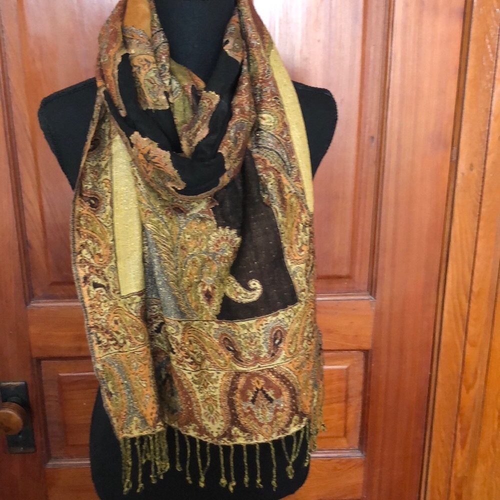 Scarf in golds and browns